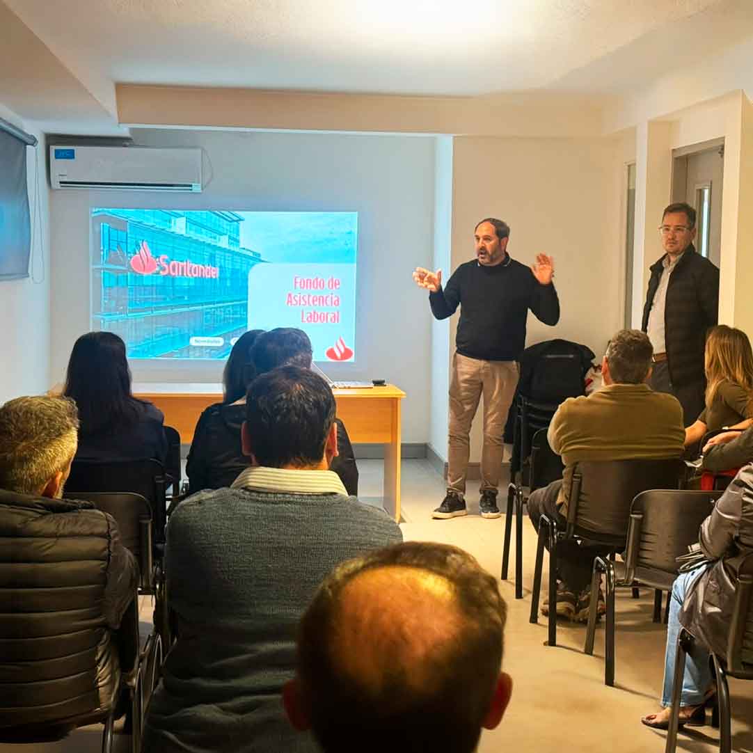 Charla sobre el Fondo de Asistencia Laboral junto al Banco Santander